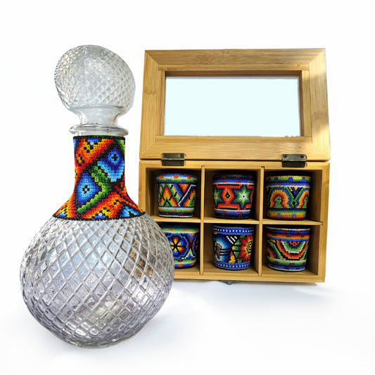 Set de Decantador de Cristal con 6 Vasos Huicholes en Caja de Madera | Exclusivo