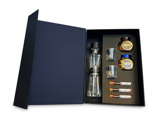 Regalo empresarial de lujo tequila Eterno con mezcaleros y complementos para maridar