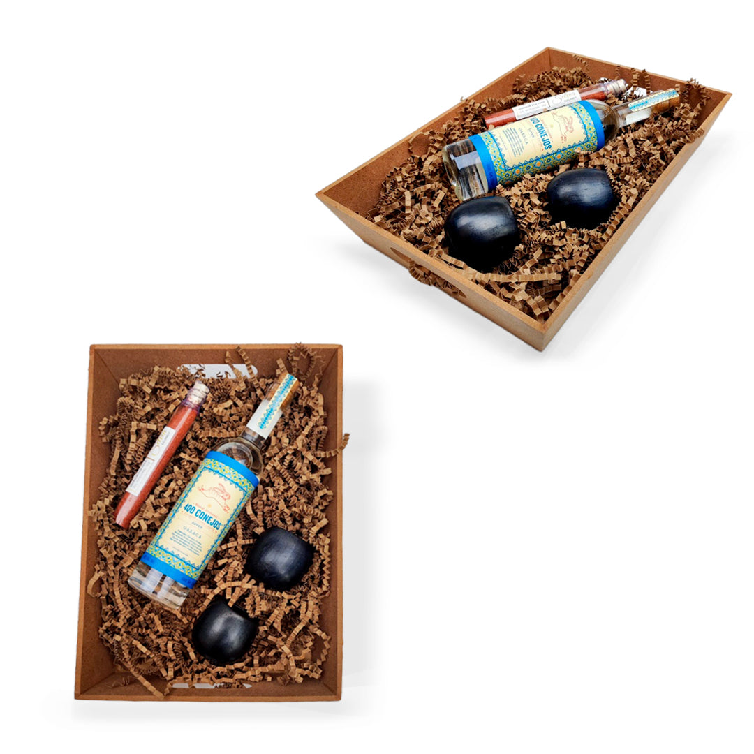 Exclusiva Canasta Navideña Mezcal 400 Conejos con Vasos de Barro Premium para Celebra