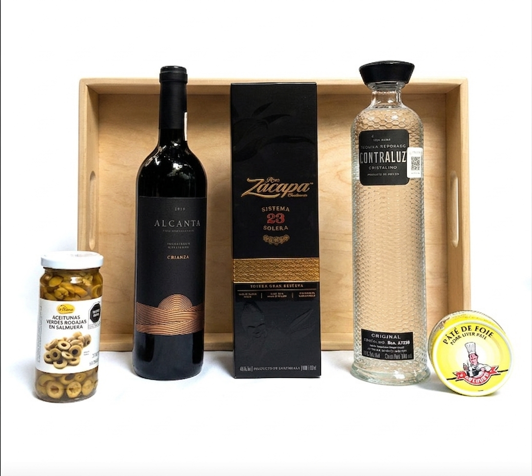 Canasta de Lujo con Zacapa y Bebidas Selectas – Zacapa, Alcanta, Tequila Contraluz, Paté y Aceitunas en Salmuera