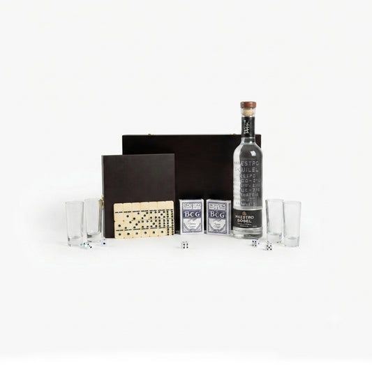 Regalo Corporativo Exclusivo – Canasta Premium con Tequila Dobel Maestro Diamante, Set de Tequileros, Dominó y Poker