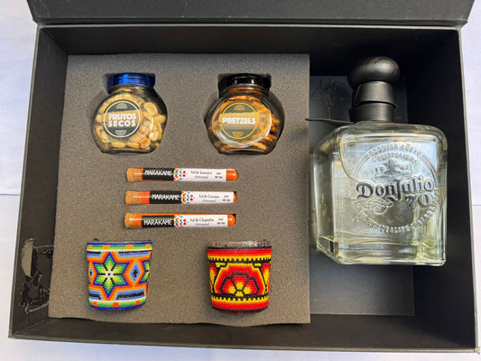 Regalo corporativo premium Don Julio 70 con mezcaleros Arte Huichol y complementos artesanales