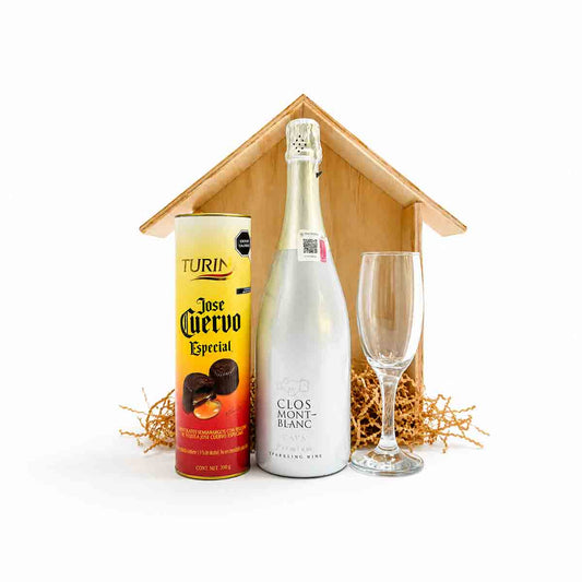 Canasta Personalizado Con Vino espumoso, Casita Exclusiva Y Complementos Premium