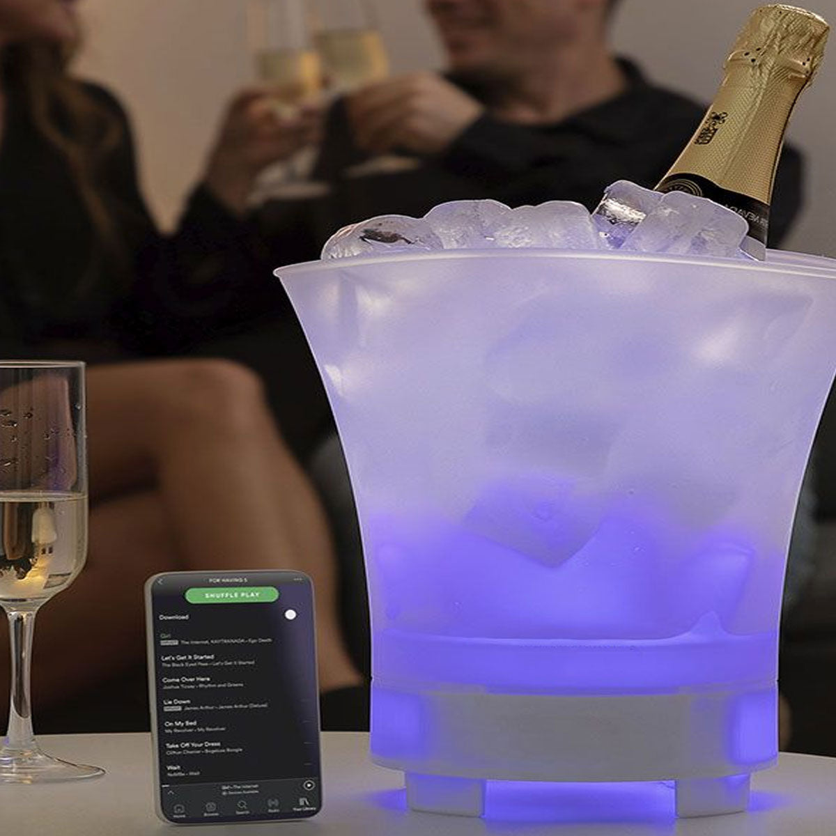 Hielera con bocina y luz LED Bluetooth