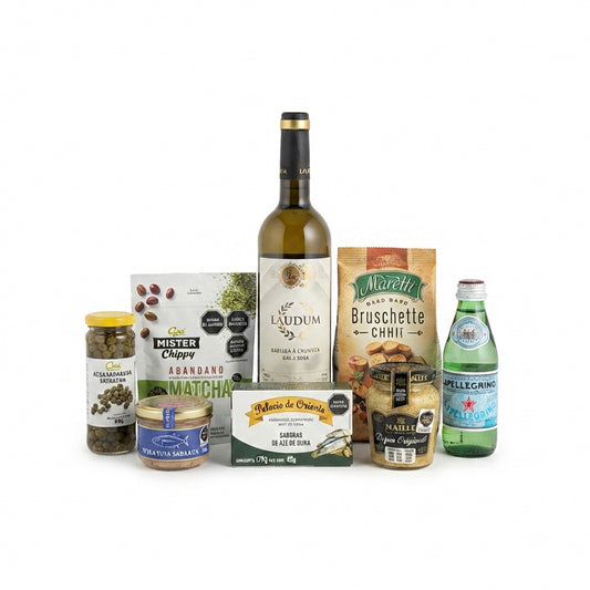 Canasta Navideña Corporativa con Vino y Complementos Exclusivos