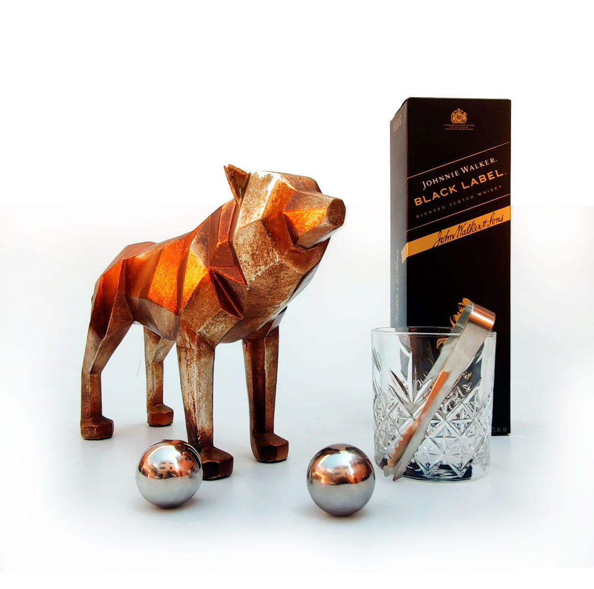 Regalo Empresarial Johnnie Walker Black Label con Estatua de Lobo y Accesorios