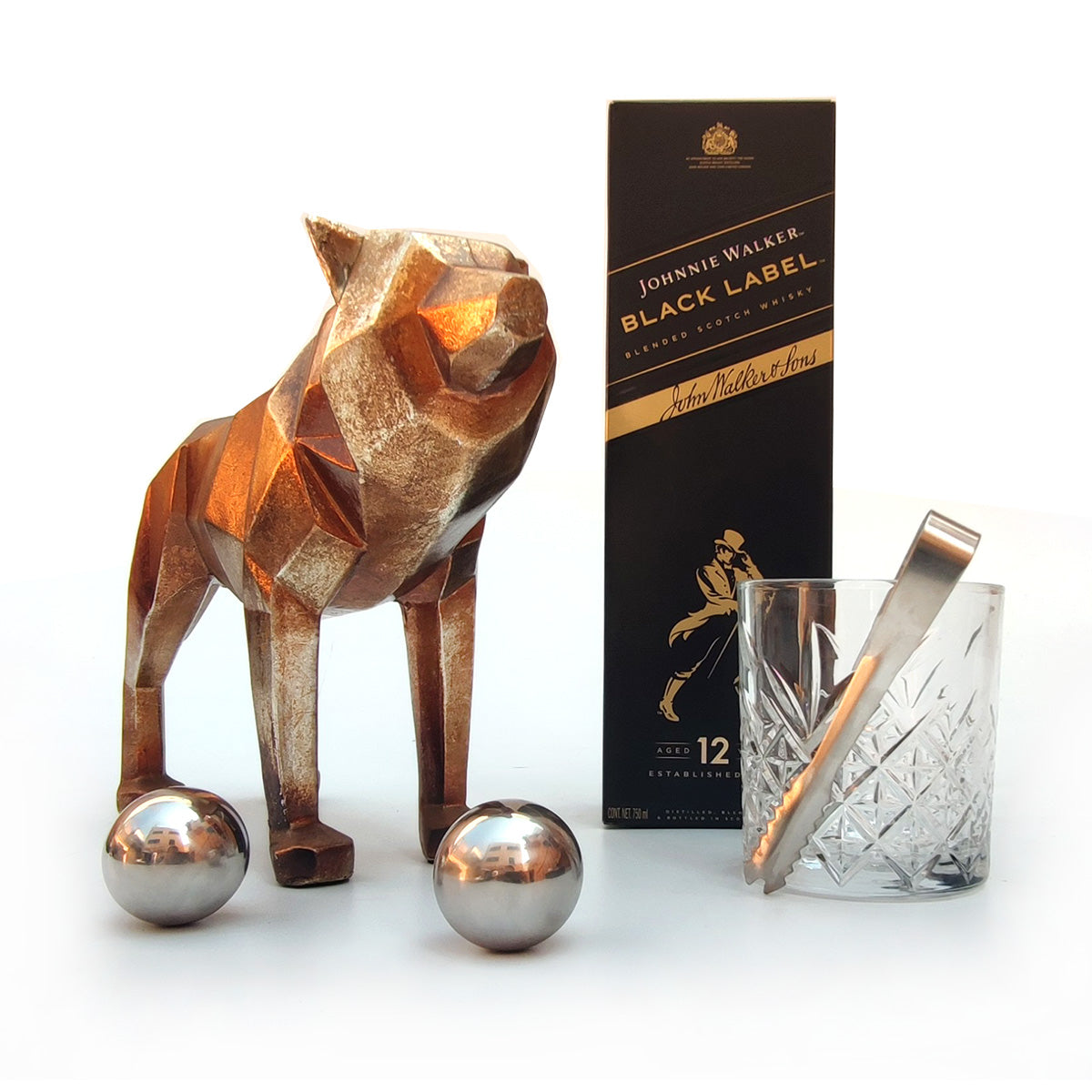 Regalo Empresarial Johnnie Walker Black Label con Estatua de Lobo y Accesorios