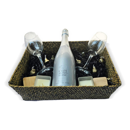 Set Exclusivo de Cava Brut Clos Montblanc con Copas Flauta y Velas Aromáticas