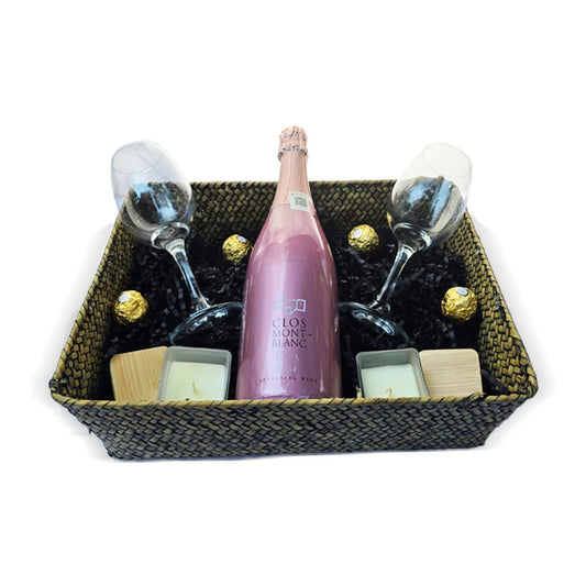 Canasta Premium de Cava Rosé Clos Montblanc - Regalo Exclusivo con Copas Flauta y Velas Aromáticas