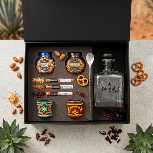 Regalo corporativo premium Don Julio 70 con mezcaleros Arte Huichol y complementos artesanales
