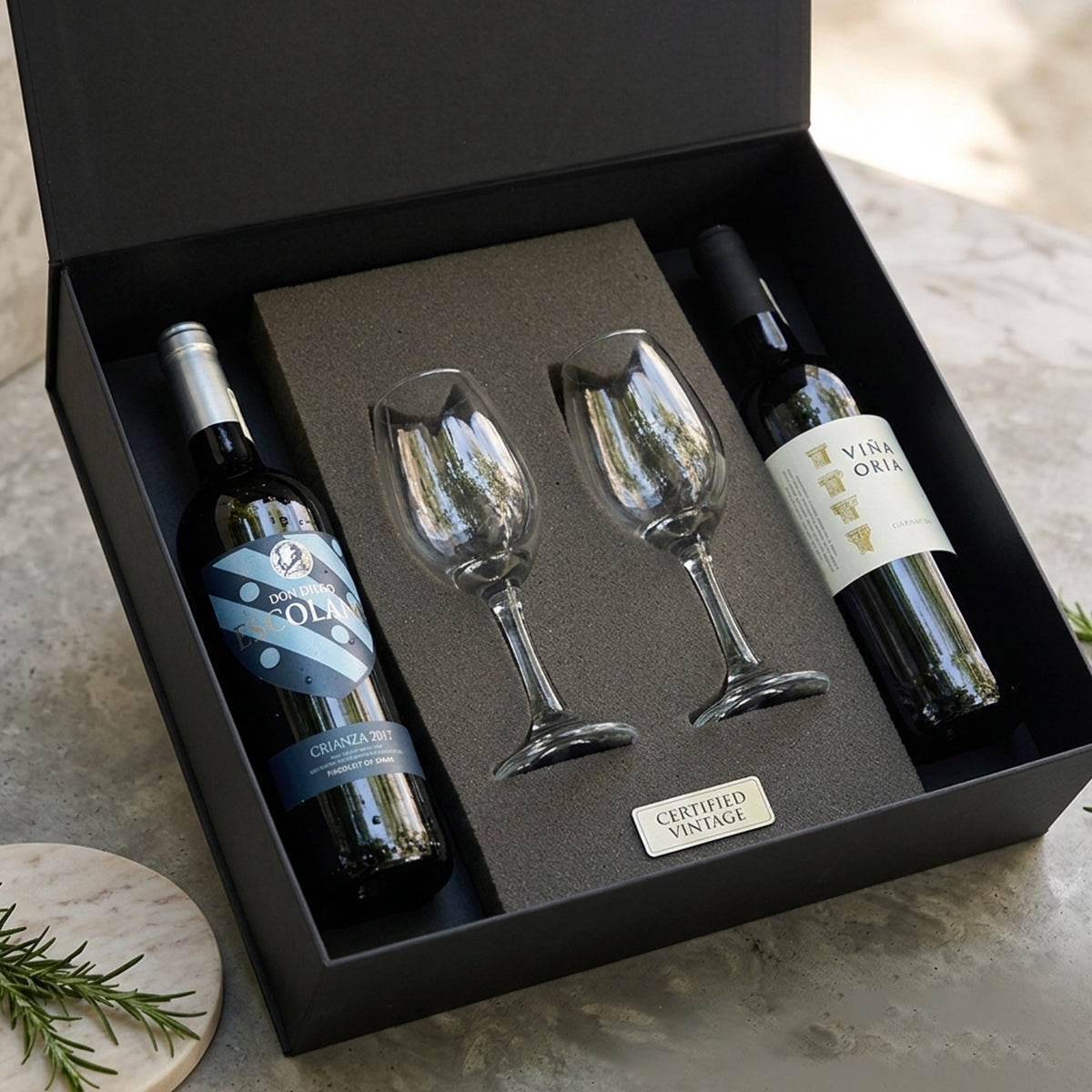 Regalo empresarial de lujo vino Escolano Crianza 2017 y Viña Oria Garnacha con copas para cata