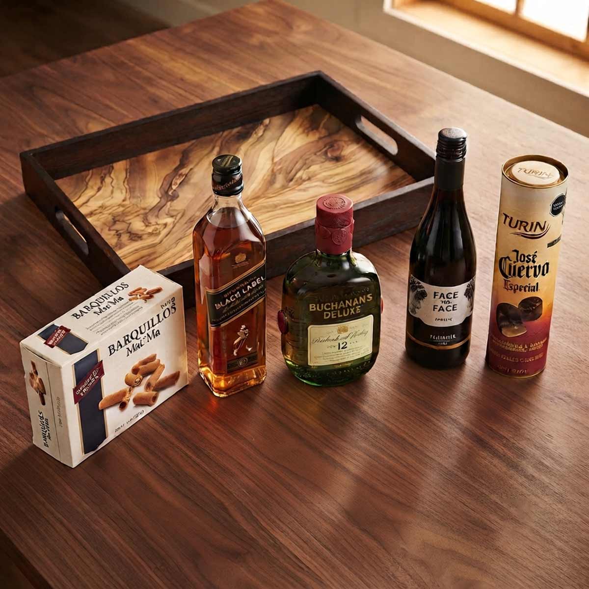 Canasta de Lujo con Whisky y Delicias – Black Label, Buchanan’s Deluxe, Vino Face to Face, Chocolates Turin y Galletas de Mantequilla| Premium/ Exclusivo