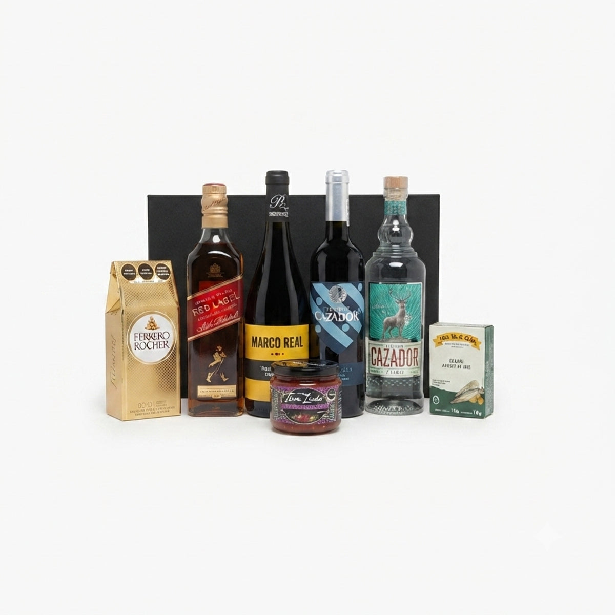 Canasta Empresarial Tequila Cazadores, Johnnie Walker y Selección de 2 Vinos