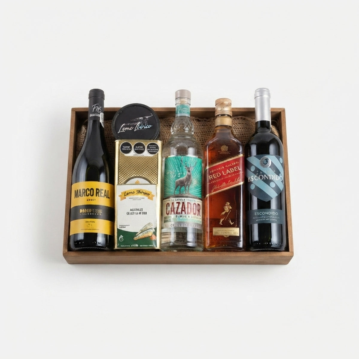 Canasta Empresarial Tequila Cazadores, Johnnie Walker y Selección de 2 Vinos