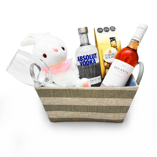Canasta de Regalo Premium con Absolut Raspberry, Vino Rosado y Chocolates Ferrero Rocher