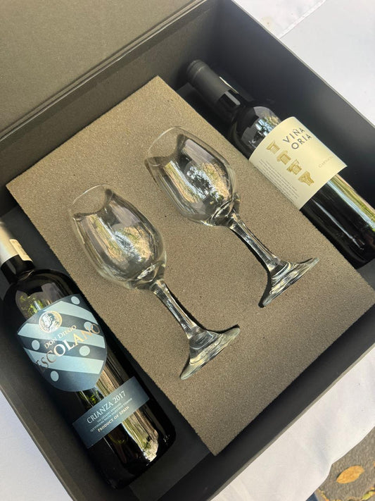 Regalo empresarial de lujo vino Escolano Crianza 2017 y Viña Oria Garnacha con copas para cata