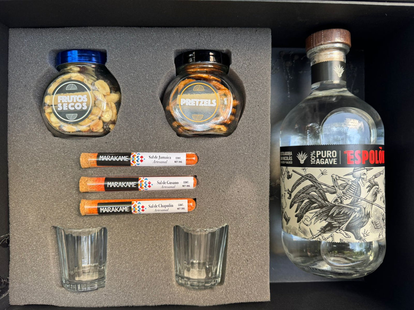 Regalo empresarial de lujo tequila Espolón con mezcaleros y complementos artesanales