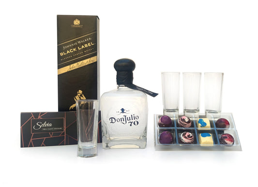 Regalo Johnnie Walker Black con Don Julio 70, chocolates y vasos Tequileros