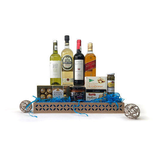 Charola con Tequila José Cuervo Tradicional, Johnnie Walker y Selección de Vinos