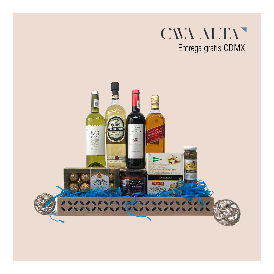 Charola con Tequila José Cuervo Tradicional, Johnnie Walker y Selección de Vinos
