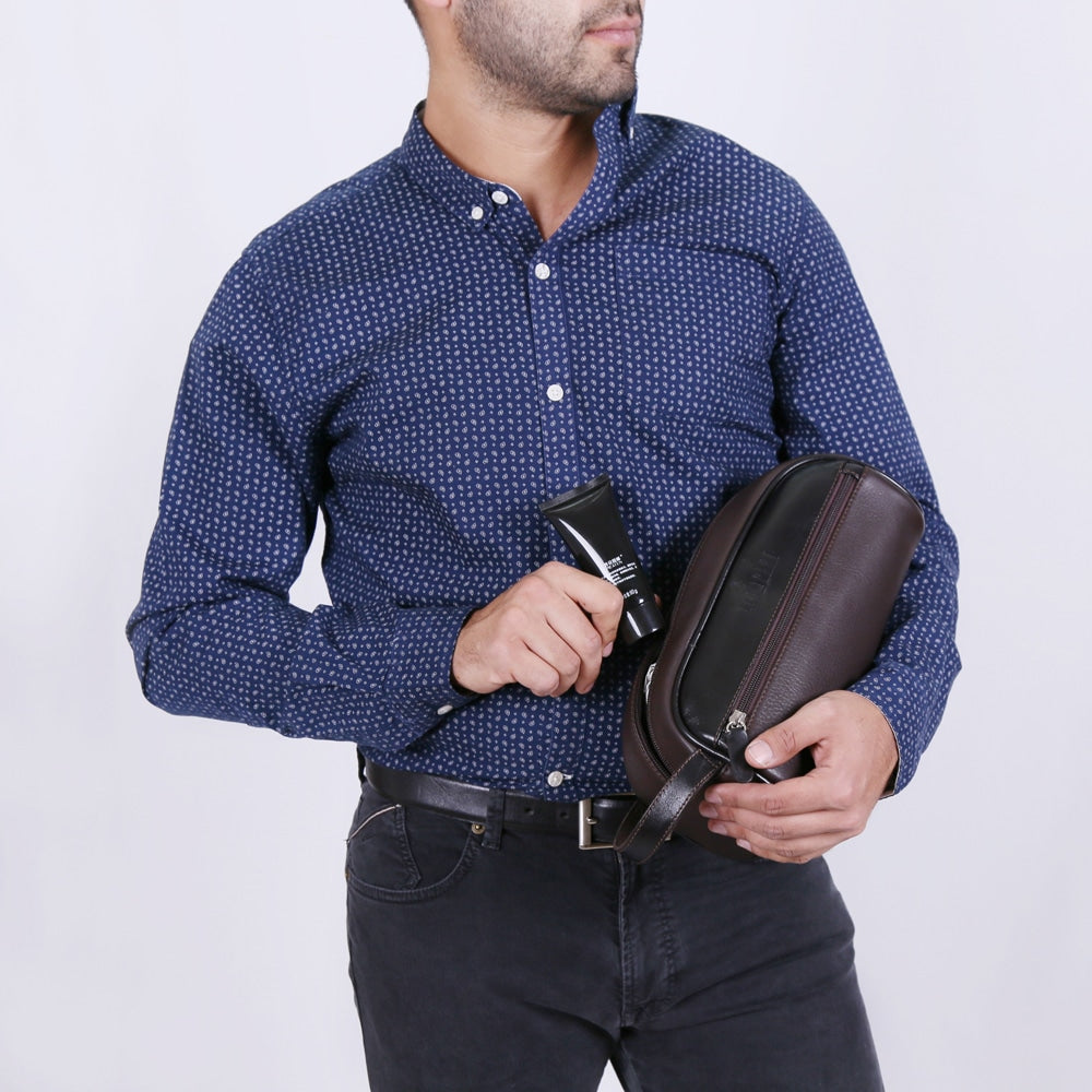 Neceser Negro con Detalles de Piel