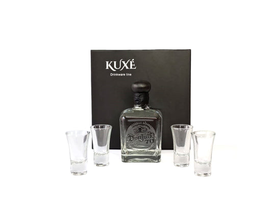 Regalo Empresarial Tequila Don Julio 70 Con Johnnie Walker Acompañado De Chocolates Y Tequileros